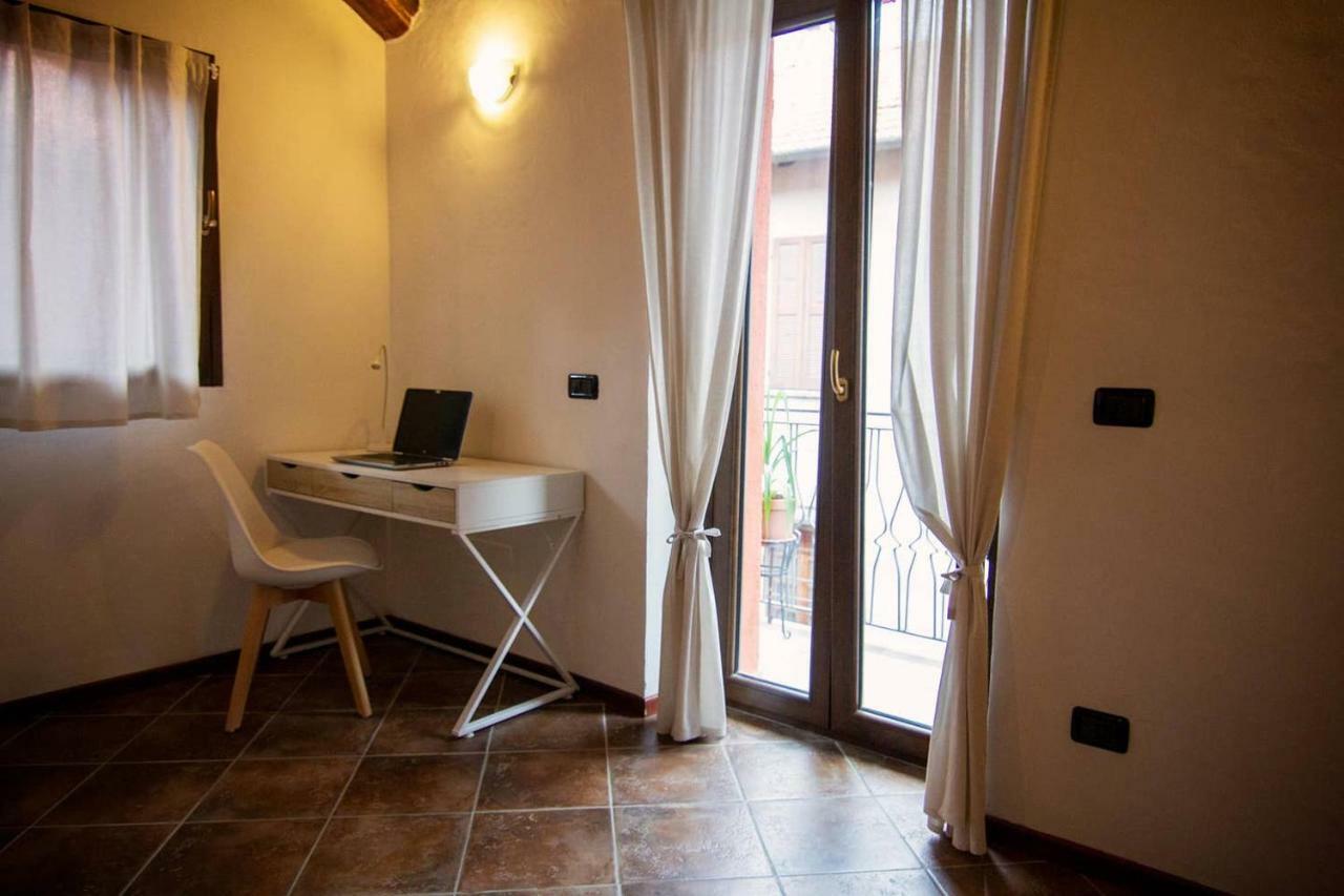 Piccola Casa Vacanze - Small Vacation House Porto Valtravaglia Buitenkant foto