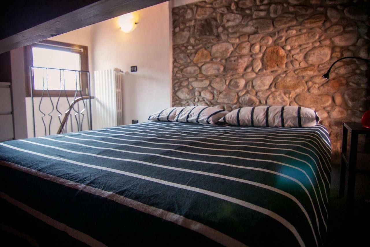 Piccola Casa Vacanze - Small Vacation House Porto Valtravaglia Buitenkant foto